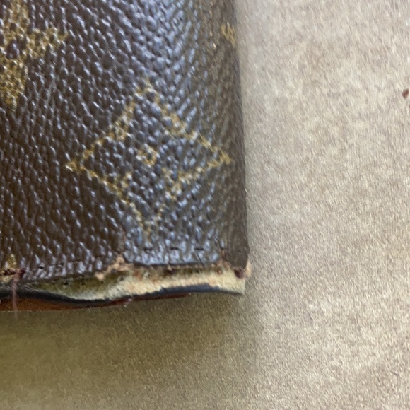 Louis Vuitton Wallet - Picture 13 of 14